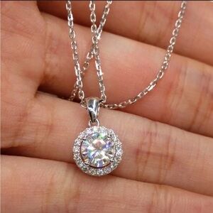 Elegant Silver Pendant Necklace